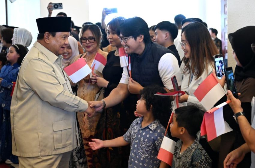  Prabowo Menemui Pelajar Indonesia di Turkiye : “Harus Optimis dan Bangga”
