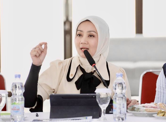 Anggota Komisi VIII DPR RI Atalia Praratya mendesak hukuman maksimal bagi pelaku penyekapan dan penyiksaan perempuan di Bandung.