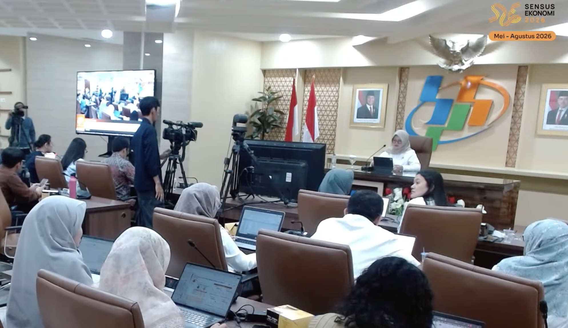 Deputi BPS Pudji Ismartini menyampaikan data neraca perdagangan Indonesia periode Januari-April 2026