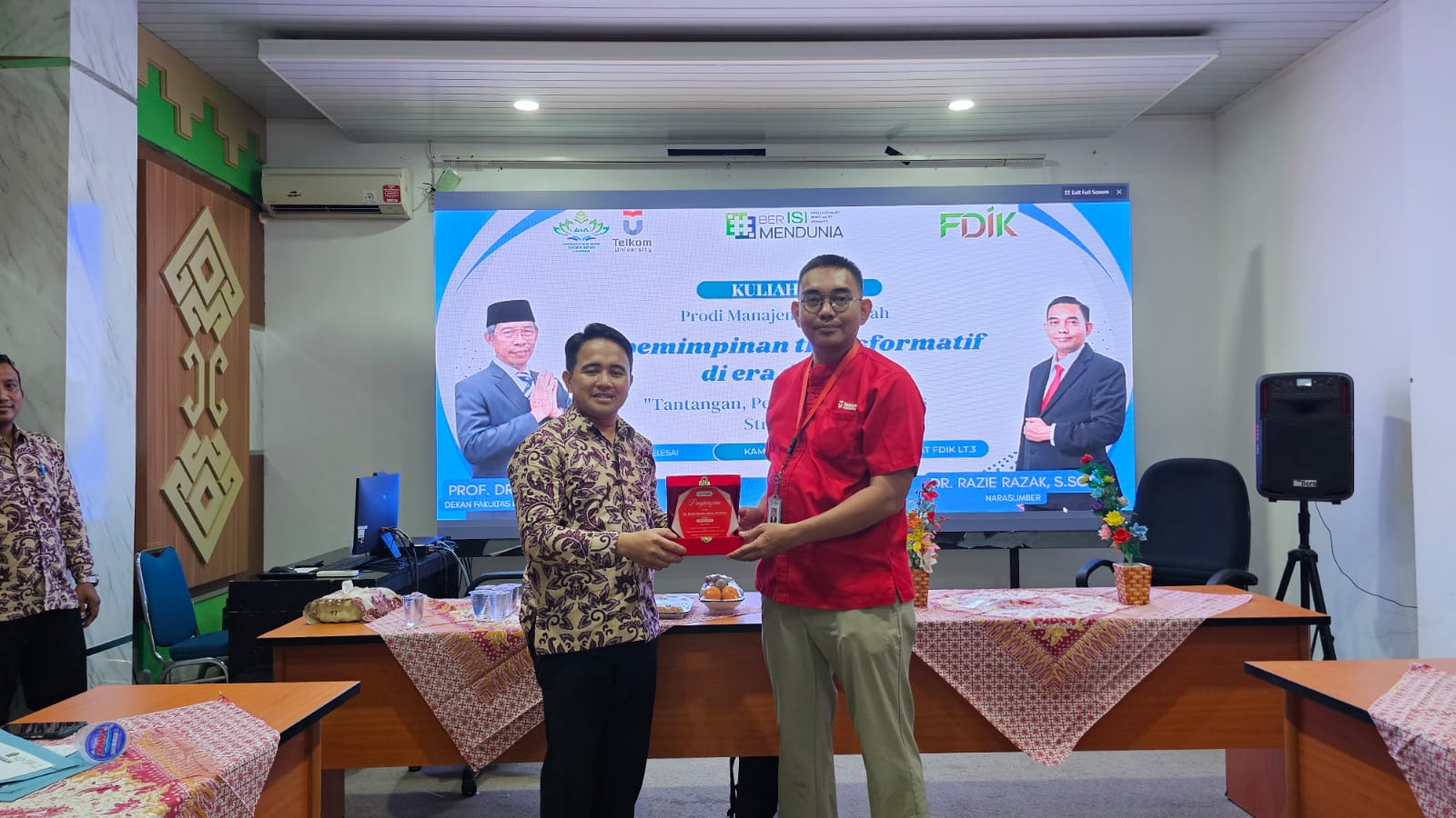 Dr Razie Razak menjadi narasumber Visiting Lecturer UIN Raden Intan Lampung dengan materi Kepemimpinan Transformasi Digital