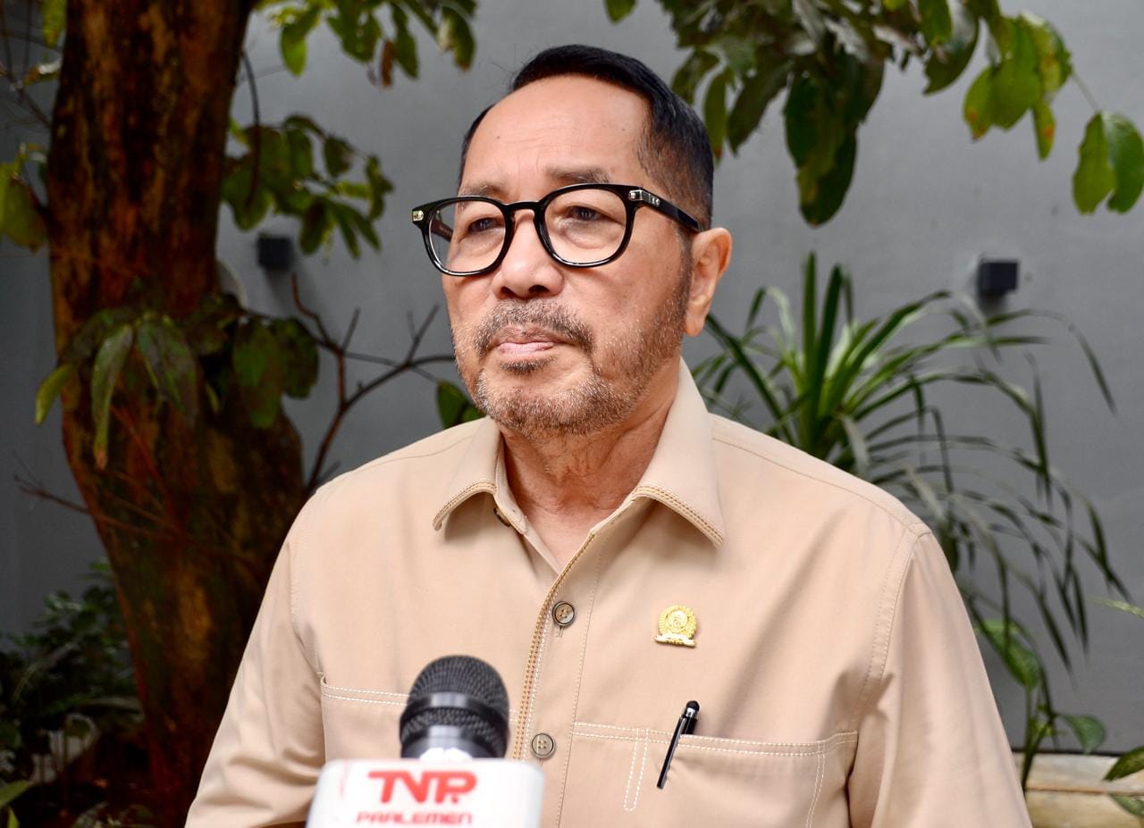 Firman Soebagyo memberikan keterangan kepada awak media terkait pengawasan barcode BBM subsidi untuk nelayan.